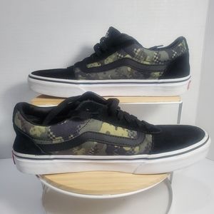 Vans Men's Ward Sneaker in Black/Camo